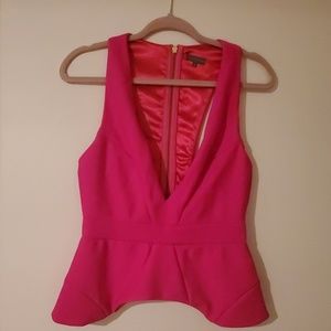 Bright pink top. Sheike size 10 AU , M in US.